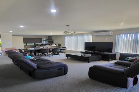 Photo of property in 33 Tarapiroe Avenue, Takanini, 2112