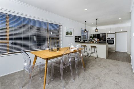 Photo of property in 1/23 Beach Road, Castor Bay, Auckland, 0620