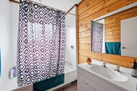 Photo of property in 15b Ngahu Street, Fairy Springs, Rotorua, 3015