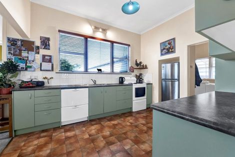 Photo of property in 10 Morrissey Street, Hawera, 4610