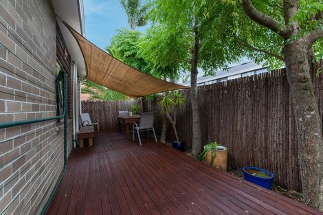 Photo of property in 8/37 Fields Parade, Oteha, Auckland, 0632