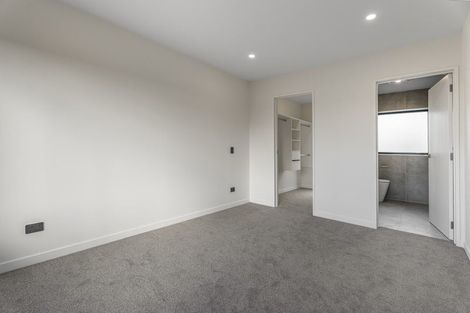 Photo of property in 98e Royal Road, Massey, Auckland, 0614