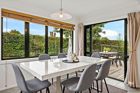 Photo of property in 21 Macnay Way, Murrays Bay, Auckland, 0630