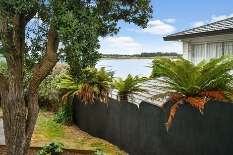 Photo of property in 7 Cumbrian Place, Conifer Grove, Takanini, 2112