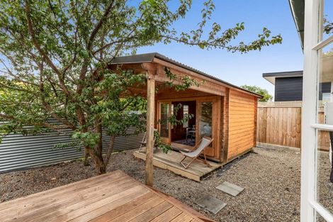 Photo of property in 1d Hendon Place, West End, Palmerston North, 4412