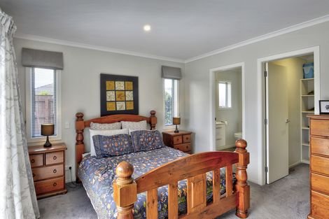 Photo of property in 12 Austin Reid Avenue, Carterton, 5713