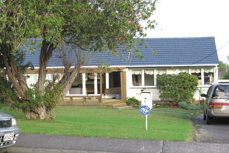 Photo of property in 41 Coniston Avenue, Te Atatu South, Auckland, 0610