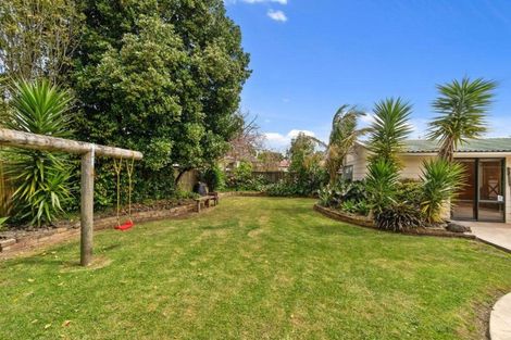 Photo of property in 21 Redlands Grove, Swanson, Auckland, 0612