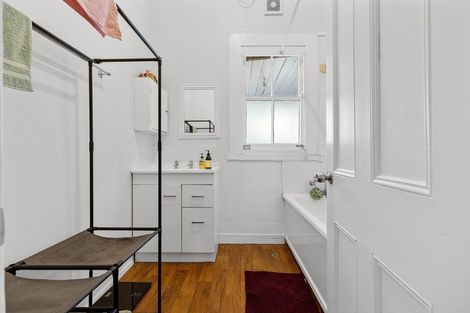 Photo of property in 35 West Street, West End, Palmerston North, 4412