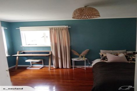 Photo of property in 16 Domain Crescent, Muriwai, Waimauku, 0881