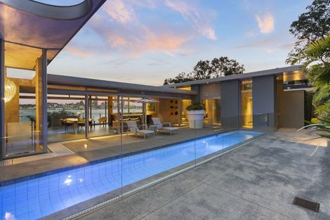 Photo of property in 9 Stanley Point Road, Stanley Point, Auckland, 0624