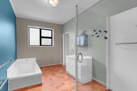 Photo of property in 98 Studholme Street, Morrinsville, 3300