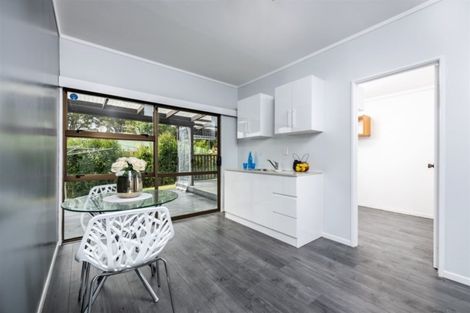 Photo of property in 13 Chrome Place, Henderson, Auckland, 0612