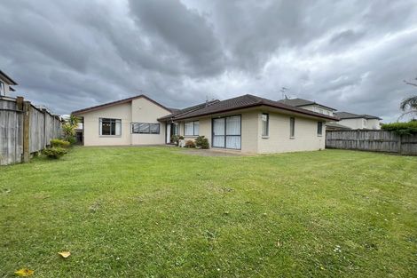 Photo of property in 8 Glanmire Place, Flat Bush, Auckland, 2016