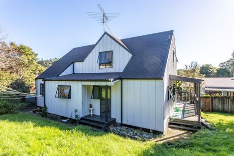 Photo of property in 27 Taurua Place, Coromandel, 3506