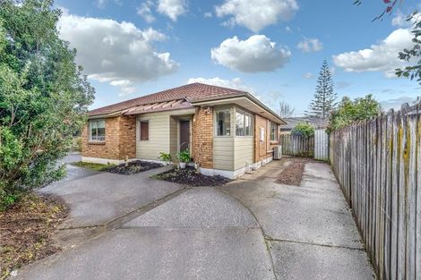 Photo of property in 1/15 Golfland Drive, Golflands, Auckland, 2013