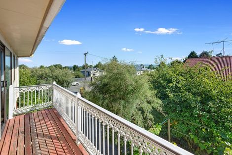 Photo of property in 16 Durham Street, Tapanui, 9522