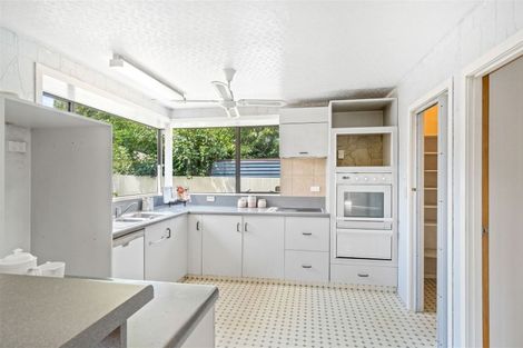 Photo of property in 121 Denise Crescent, Hornby, Christchurch, 8042
