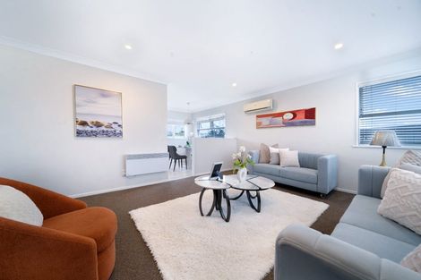 Photo of property in 102 Tirimoana Road, Te Atatu South, Auckland, 0602