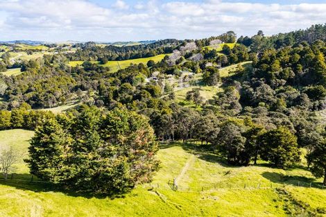 Photo of property in 330 Franklin Road, Paparoa, 0571