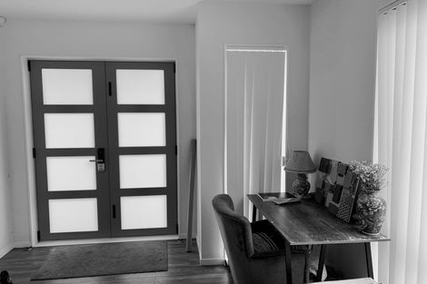 Photo of property in 4a Sherwood Avenue, Te Atatu South, Auckland, 0610