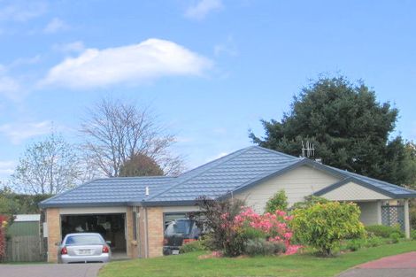 Photo of property in 18 Fairview Terrace, Waipahihi, Taupo, 3330