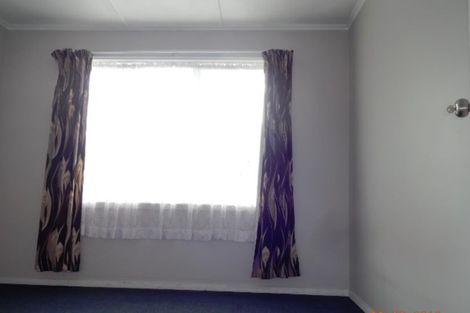 Photo of property in 2 Christmas Road, Manurewa, Auckland, 2102