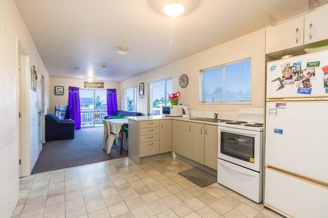 Photo of property in 10/242 Great North Road, Henderson, Auckland, 0612