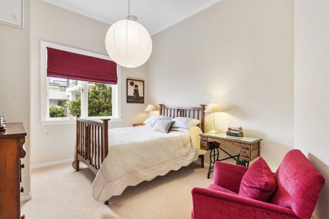 Photo of property in 38 The Crescent, Roseneath, Wellington, 6011