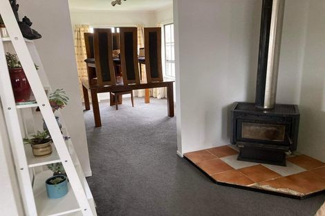 Photo of property in 15 Larchmont Grove, Totara Park, Upper Hutt, 5018