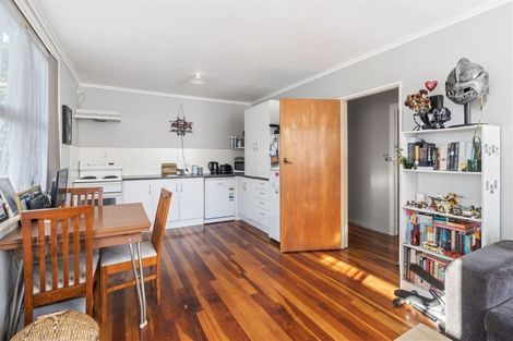 Photo of property in 106a Woodglen Road, Glen Eden, Auckland, 0602