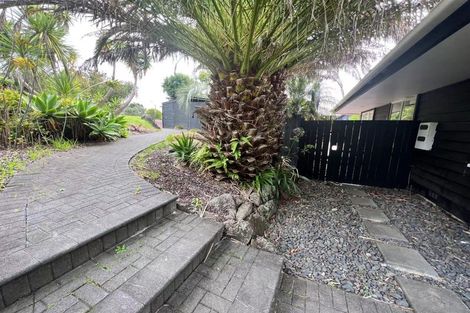 Photo of property in 14 Cloverly Crescent, Campbells Bay, Auckland, 0630