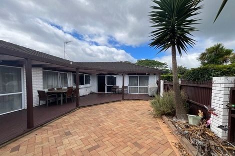 Photo of property in 2 Gairloch Place, Wattle Downs, Auckland, 2103