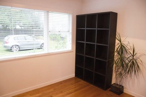 Photo of property in 33 Dakota Avenue, Beach Haven, Auckland, 0626