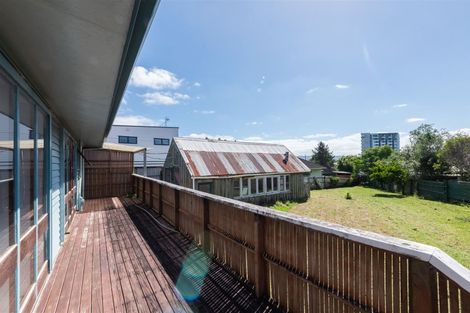 Photo of property in 4 Brandon Road, Glen Eden, Auckland, 0602