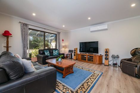 Photo of property in 73a Granville Drive, Massey, Auckland, 0614