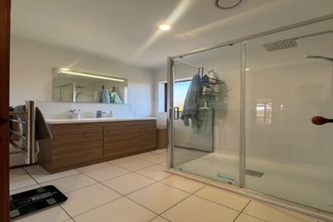 Photo of property in 2/21 White Heron Drive, Massey, Auckland, 0614