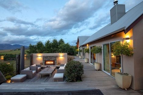 Photo of property in 1 Peak View Ridge, Wanaka, 9305