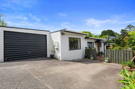 Photo of property in 2/53 Topliss Drive, Northcross, Auckland, 0632