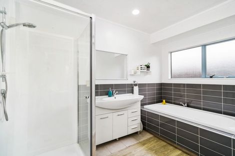 Photo of property in 1 Caesar Roose Drive, Glenview, Hamilton, 3206