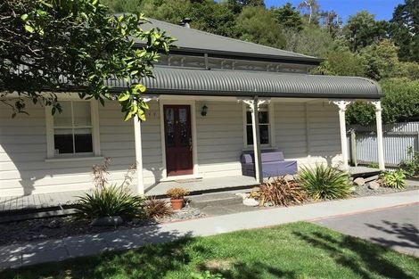 Photo of property in 13 Main Street, Hospital Hill, Napier, 4110