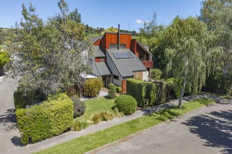 Photo of property in 2 Holmcroft Court, Cracroft, Christchurch, 8022