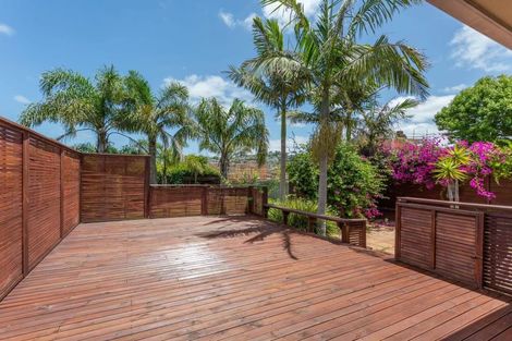 Photo of property in 48 Lyons Avenue, Murrays Bay, Auckland, 0630
