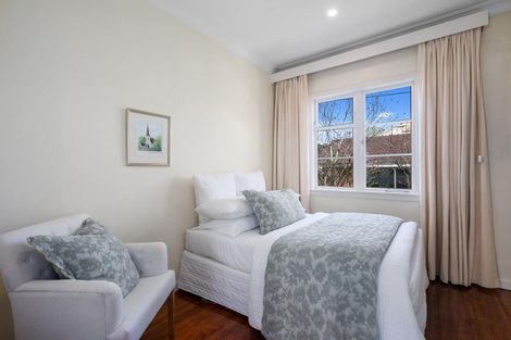 Photo of property in 102a Kitchener Road, Milford, Auckland, 0620