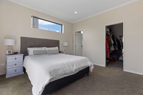 Photo of property in 2 Poutawa Lane, Clarks Beach, 2122