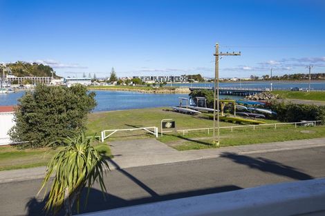 Photo of property in 2/15 Meeanee Quay, Westshore, Napier, 4110