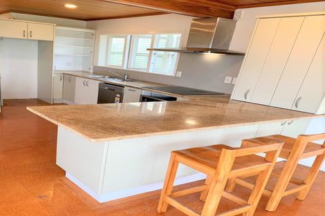 Photo of property in 9 Ballial Place, West Harbour, Auckland, 0618