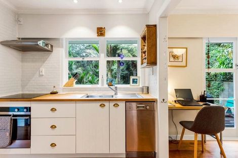 Photo of property in 13 Sylvan Valley Avenue, Titirangi, Auckland, 0604