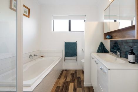 Photo of property in 16 Cowley Drive, Leamington, Cambridge, 3432