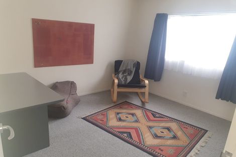 Photo of property in 136 Queens Drive, Lyall Bay, Wellington, 6022